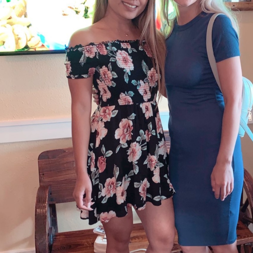 Kendal & Kylie off shoulder dress